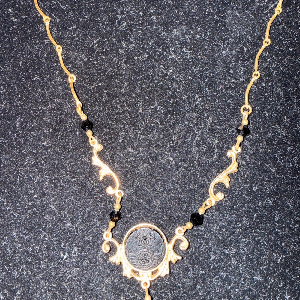 Vintage Grandmothers Buttons Necklace